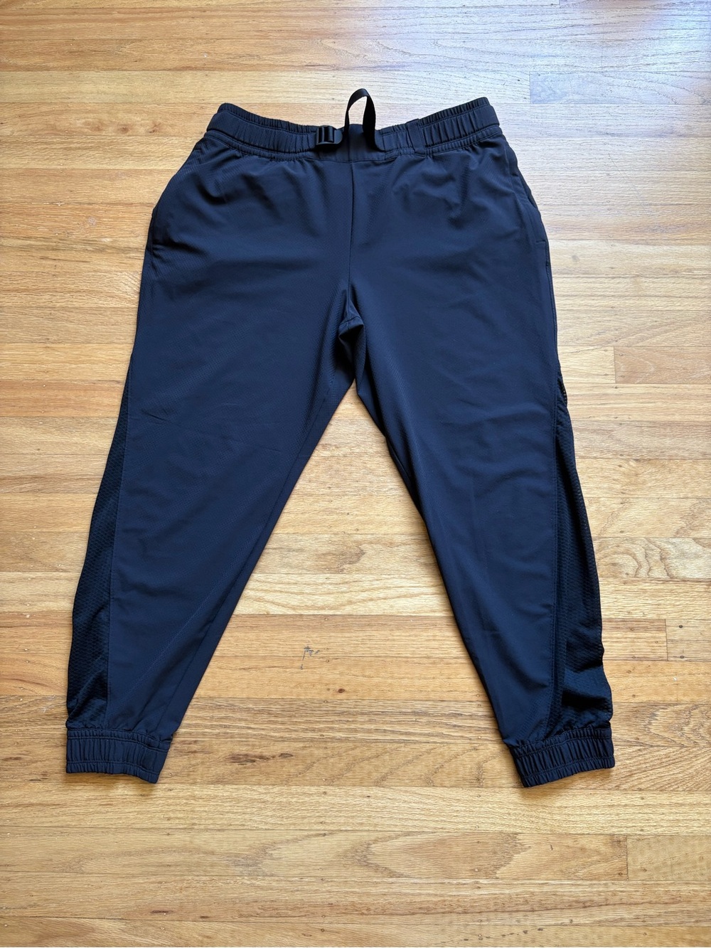 Athleta Quest Joggers w/Opaque Mesh Piecing on the Legs and built in sport belt